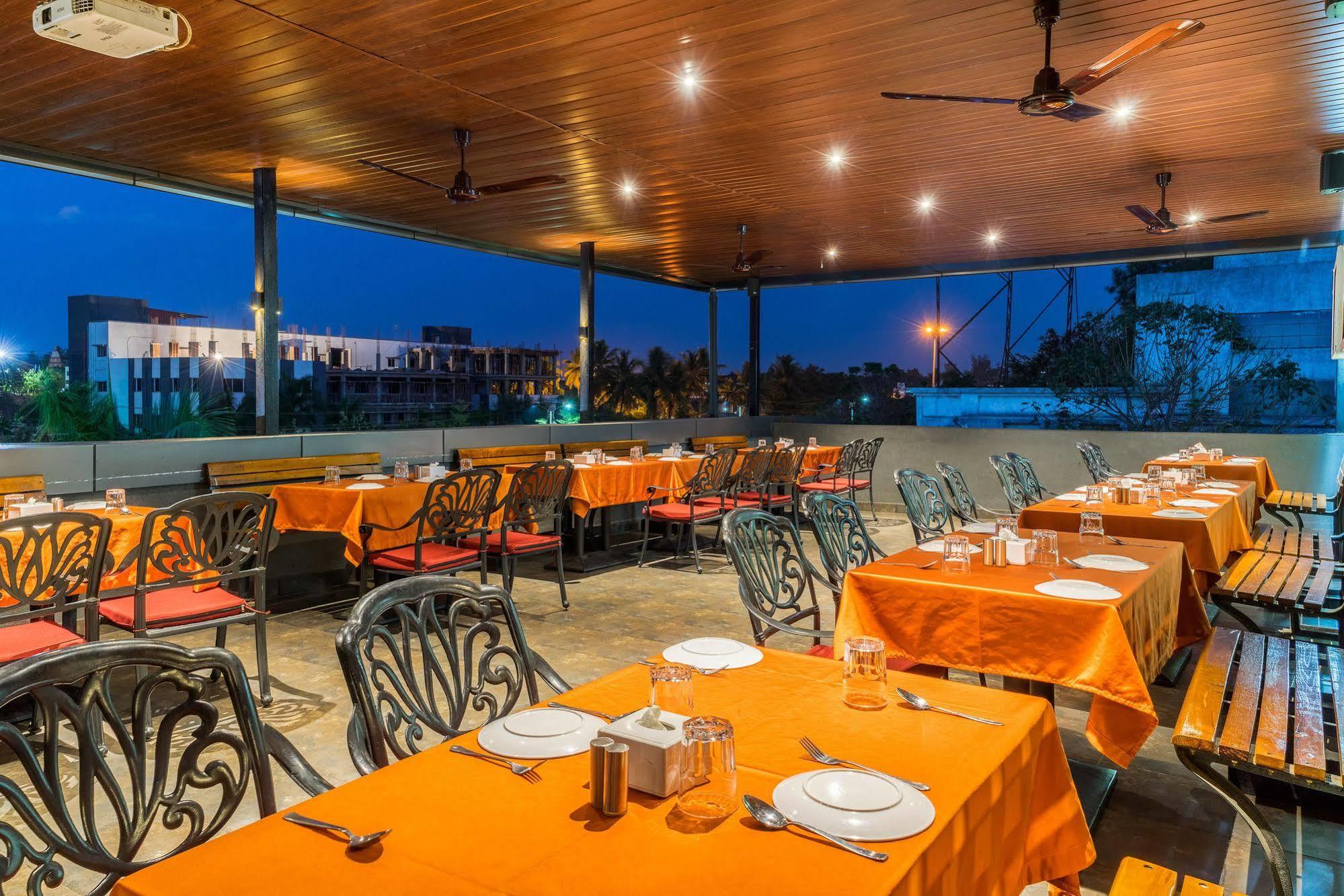 Treebo Premium Grand Emerald Pimpri-Chinchwad Esterno foto