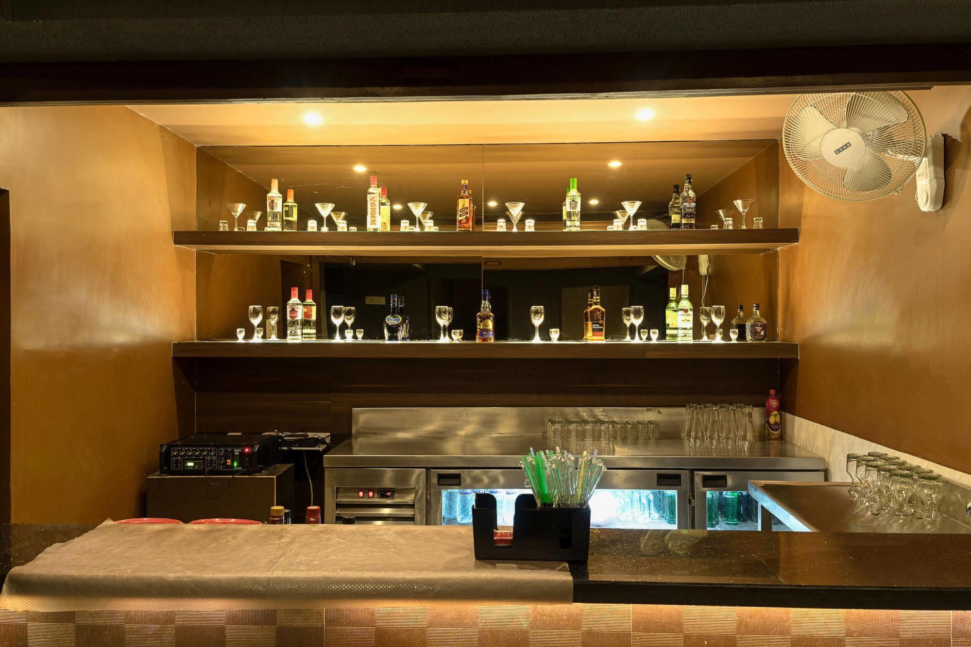 Treebo Premium Grand Emerald Pimpri-Chinchwad Esterno foto