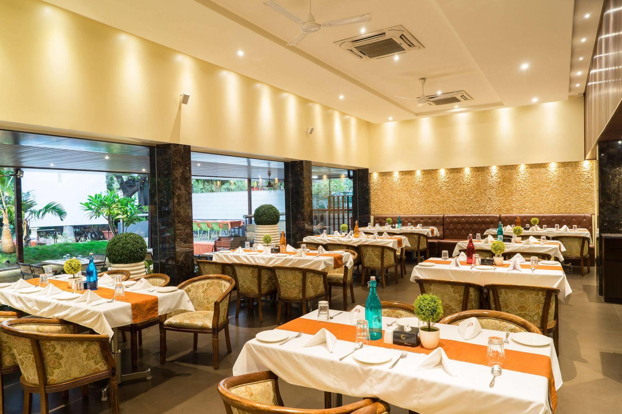 Treebo Premium Grand Emerald Pimpri-Chinchwad Esterno foto