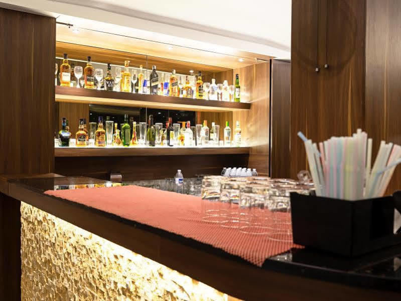 Treebo Premium Grand Emerald Pimpri-Chinchwad Esterno foto