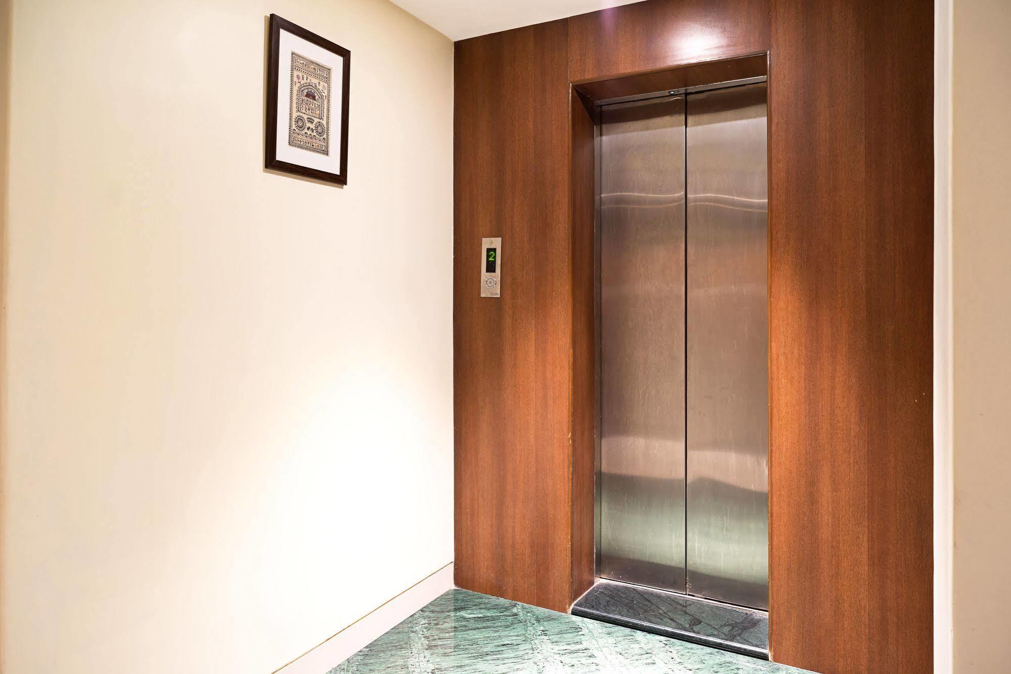 Treebo Premium Grand Emerald Pimpri-Chinchwad Esterno foto