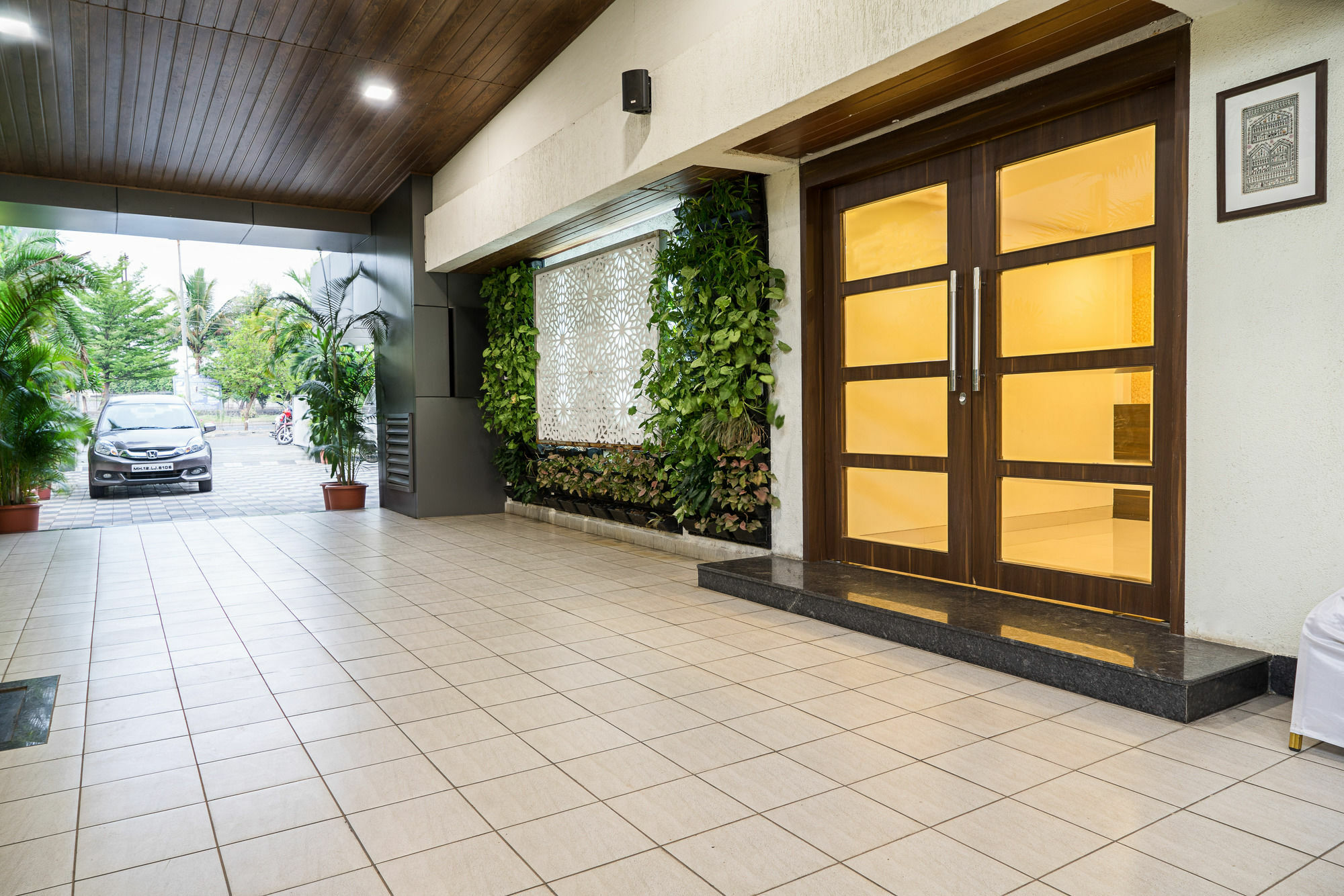 Treebo Premium Grand Emerald Pimpri-Chinchwad Esterno foto